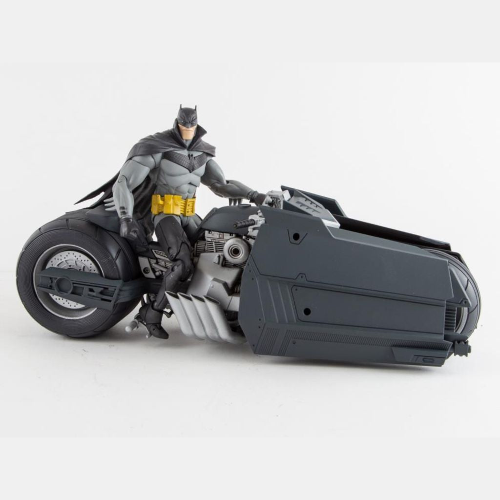 DC Multiverse Batman Curse of the White Knight Batcycle