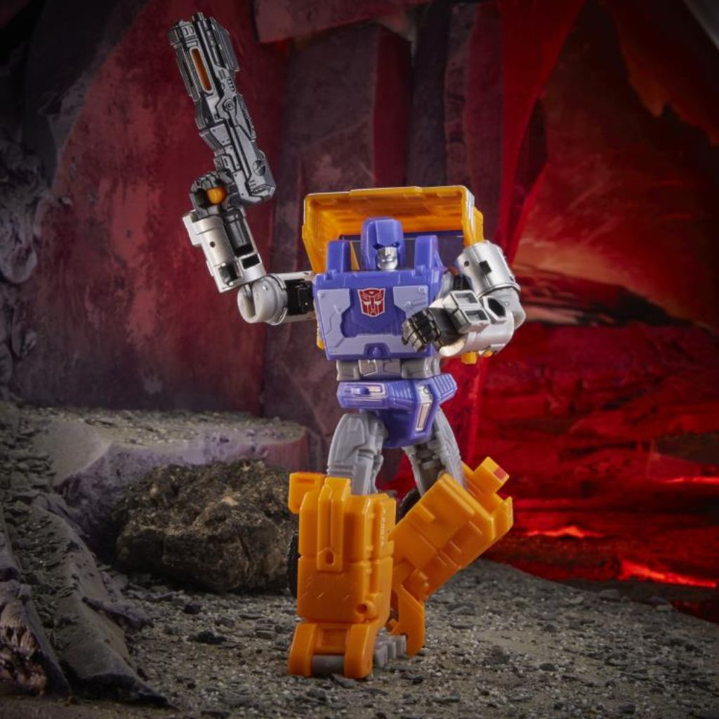 Transformers Kingdom War for Cybertron Deluxe Huffer