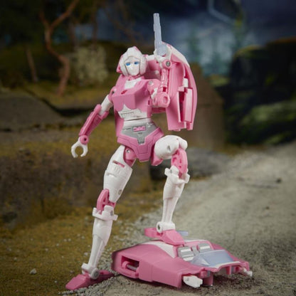 Transformers Earthrise War for Cybertron Deluxe Arcee Figure